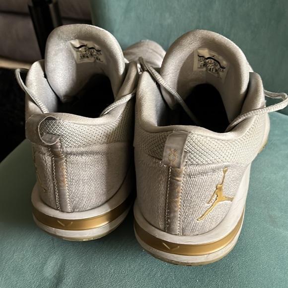 Size 11.5 CP3.X Air Jordan sneakers - Picture 2 of 5